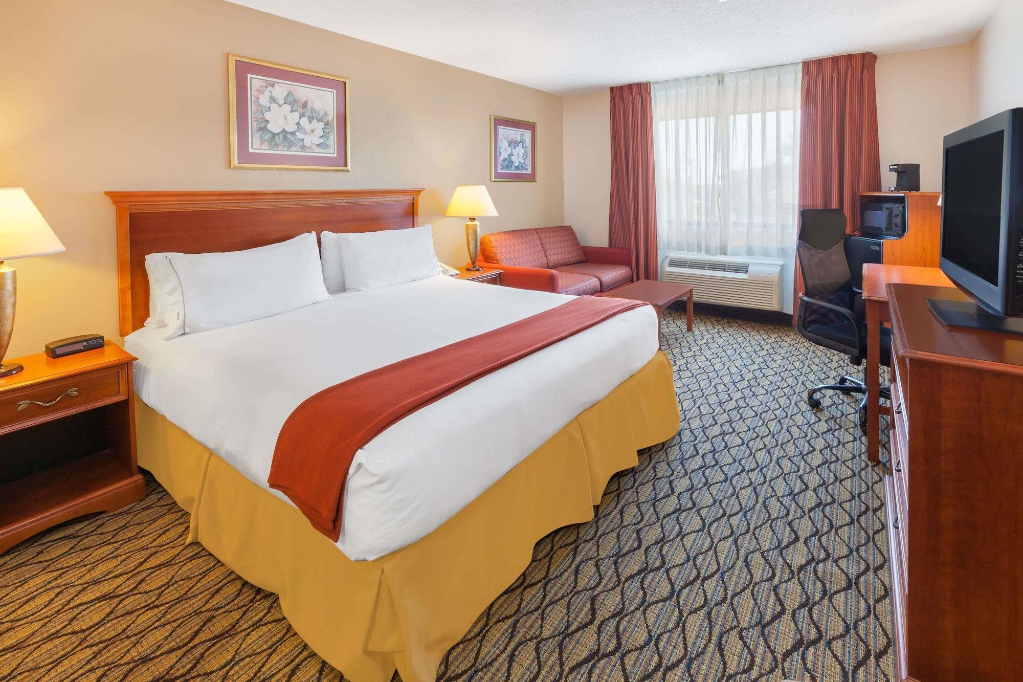 Baymont By Wyndham Chelsea Hotel Екстериор снимка