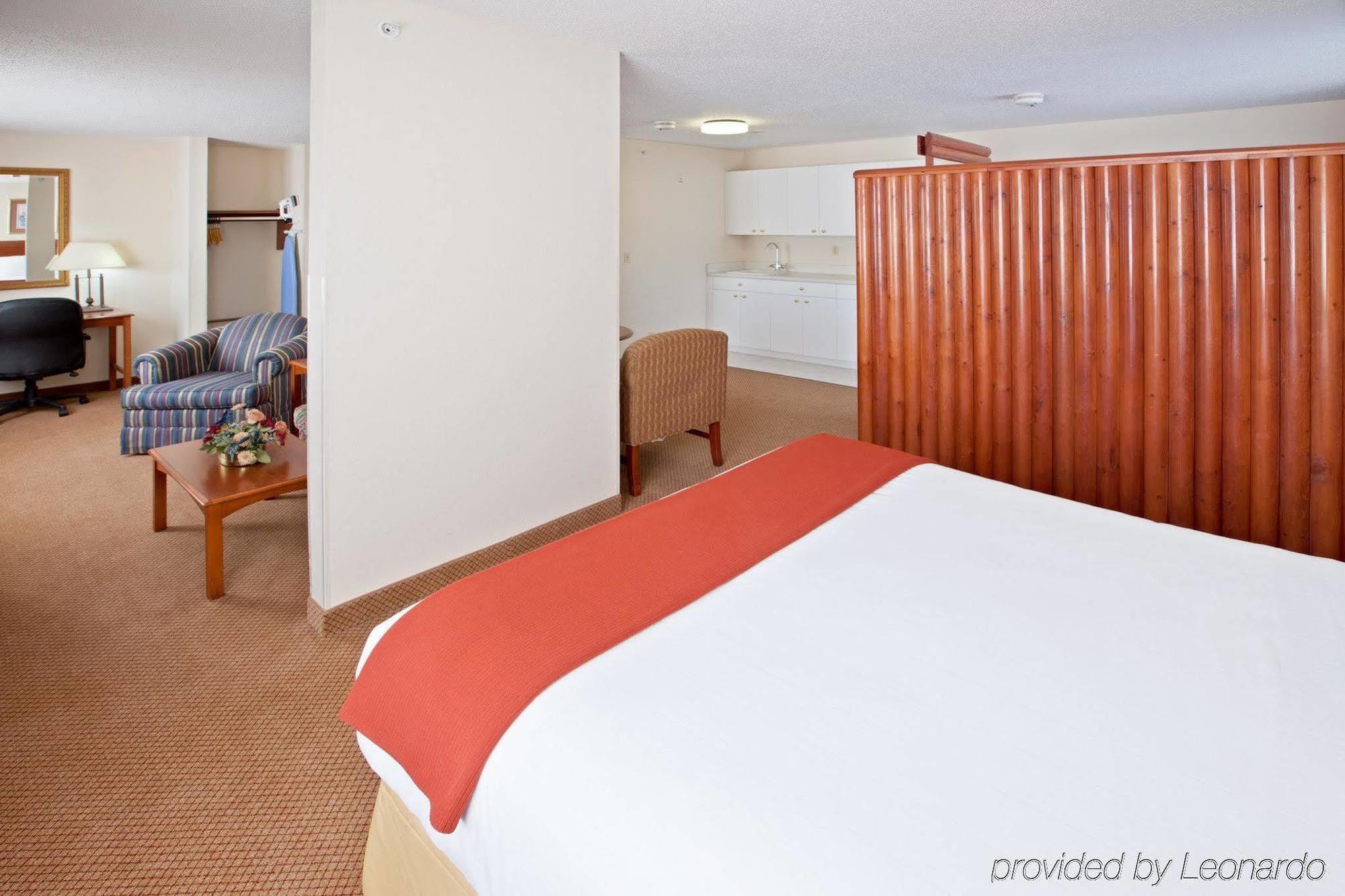 Baymont By Wyndham Chelsea Hotel Екстериор снимка