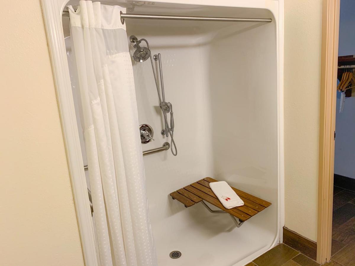 Baymont By Wyndham Chelsea Hotel Екстериор снимка